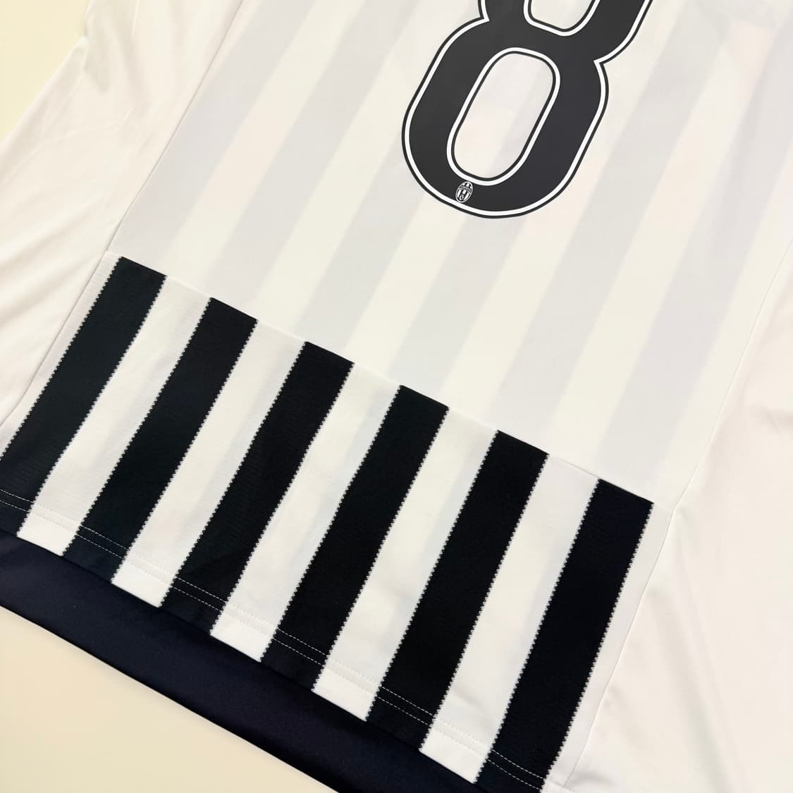 15-16 유벤투스 홈 마르키시오 유니폼 상품이미지3