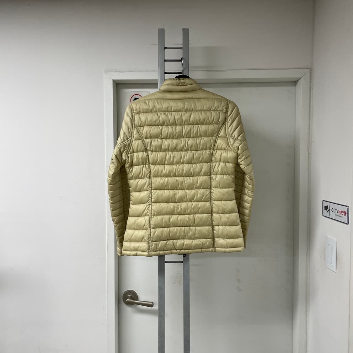바버 베이지 경량 패딩 -(W) 상품이미지7