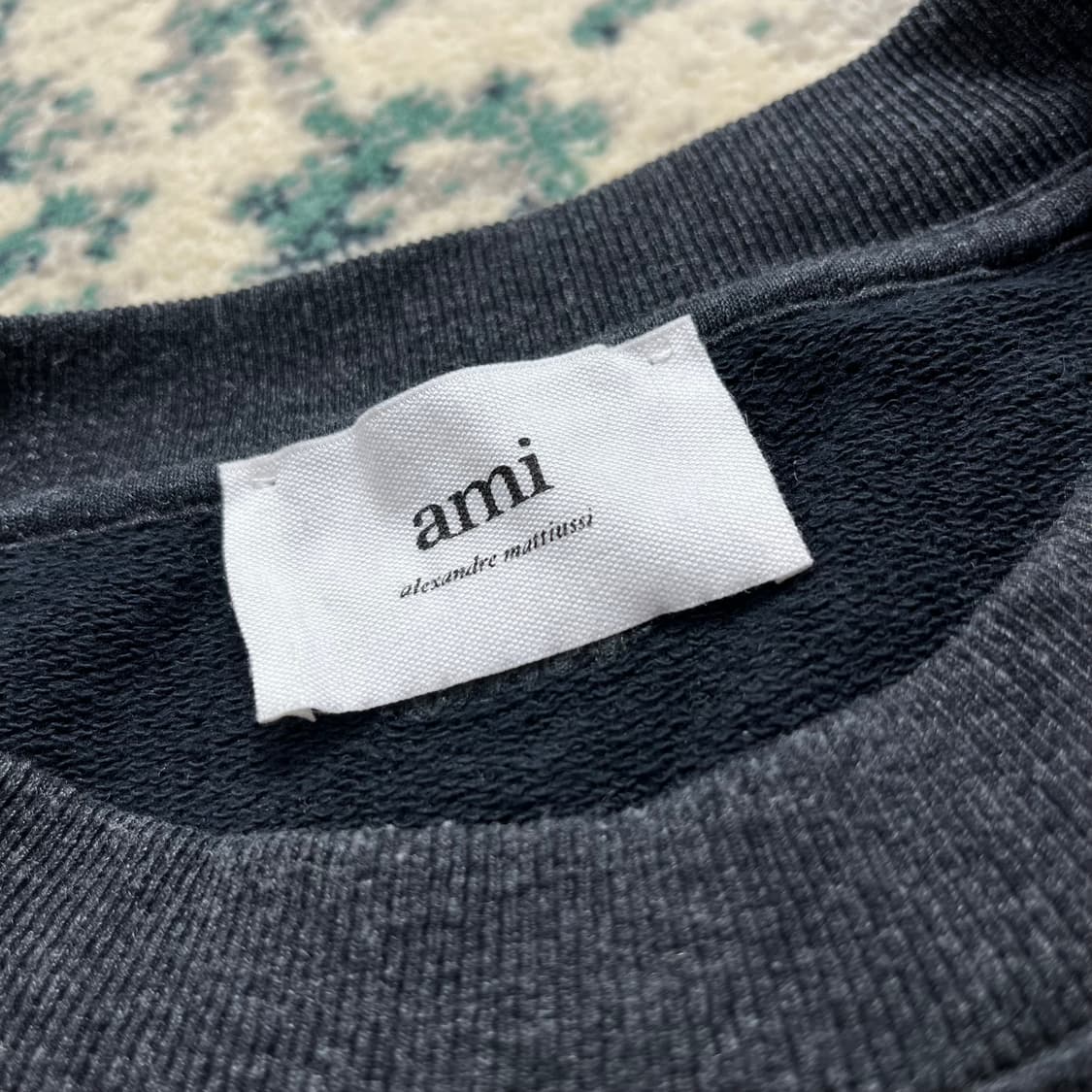 AMI 아미 하트 와펜 빅로고 스웻 차콜 맨투맨(L) 상품이미지4