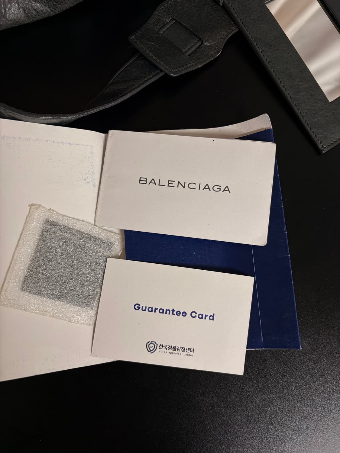 발렌시아가 모터백 스몰 카키 상품이미지9