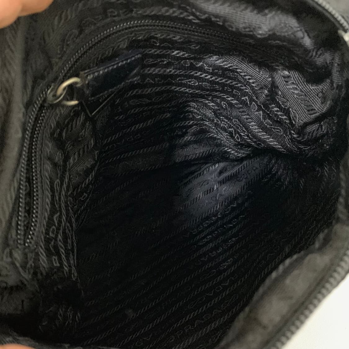 프라다 은장 로고 크로스백 블랙 정품 빈티지 가방 상품이미지8