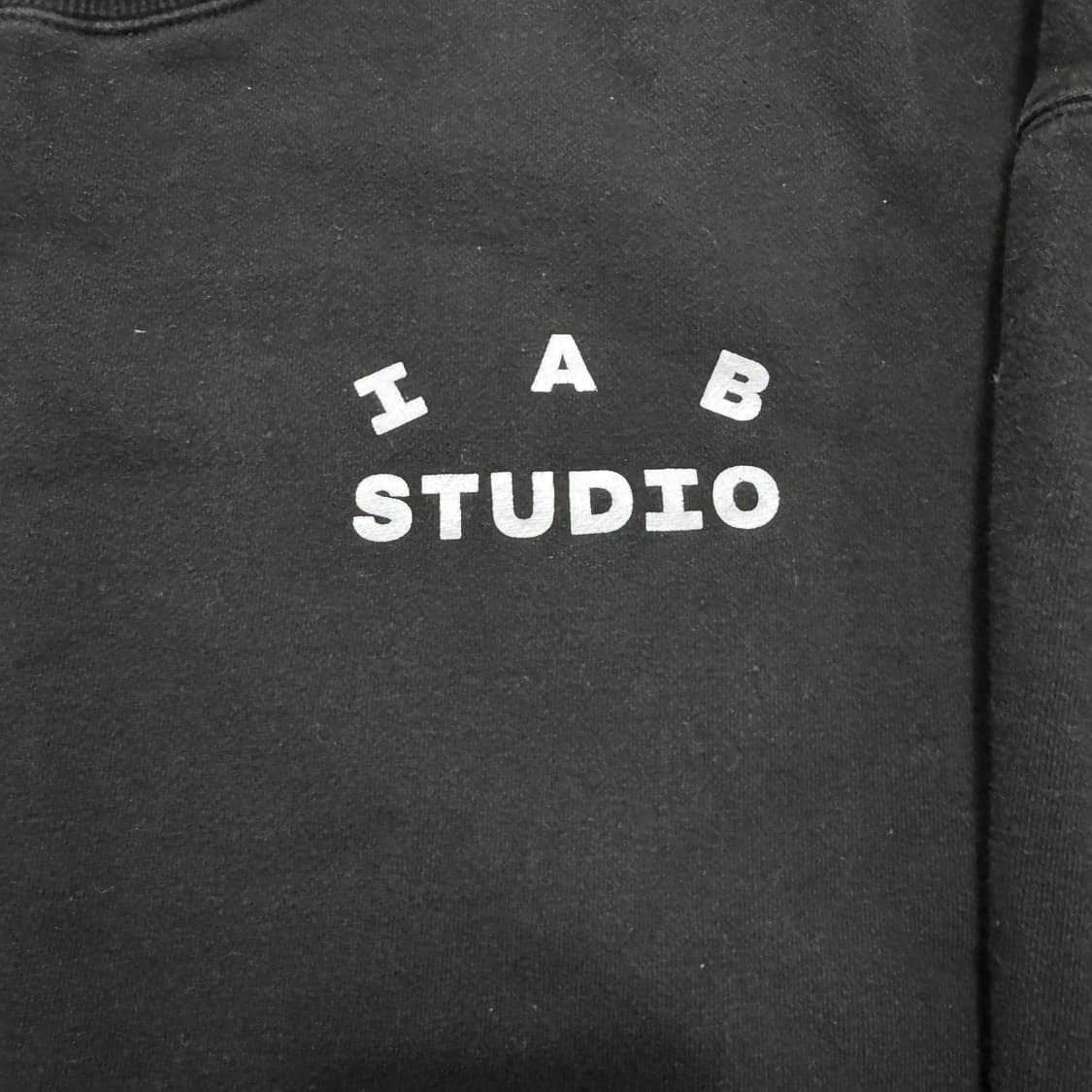 아이앱스튜디오 라운드 맨투맨 상품이미지4