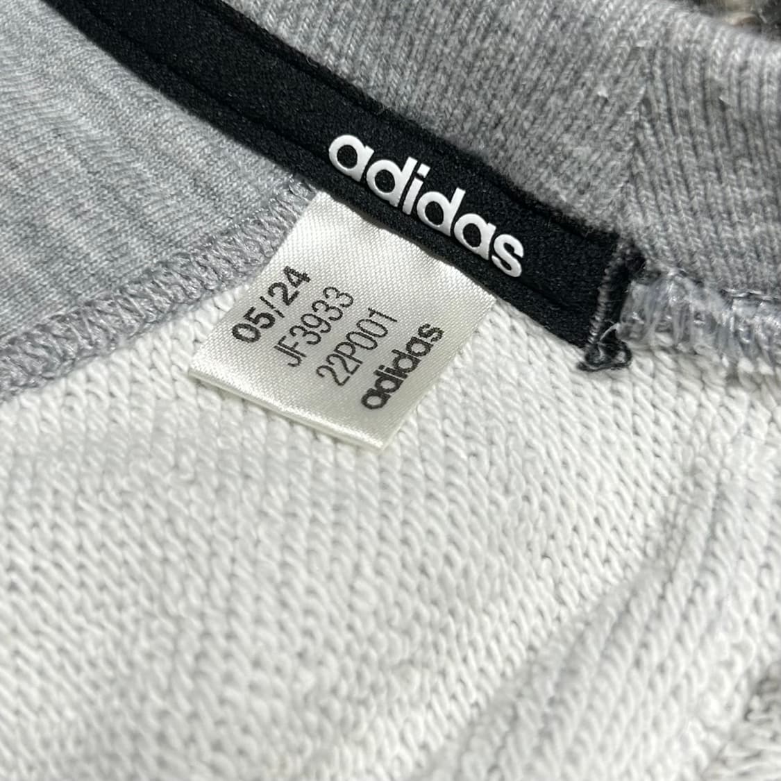 [M] adidas 아디다스 그레이 에센셜 3st 맨투맨 상품이미지5