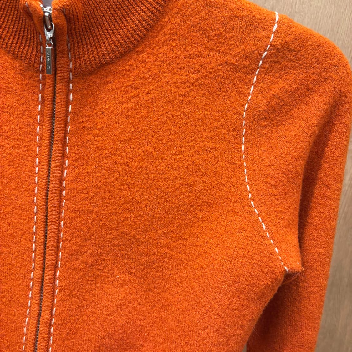 제이프레스 하이넥 울 니트 집업 가디건 숄더 라인 스티치 디테일 오렌지 상품이미지6