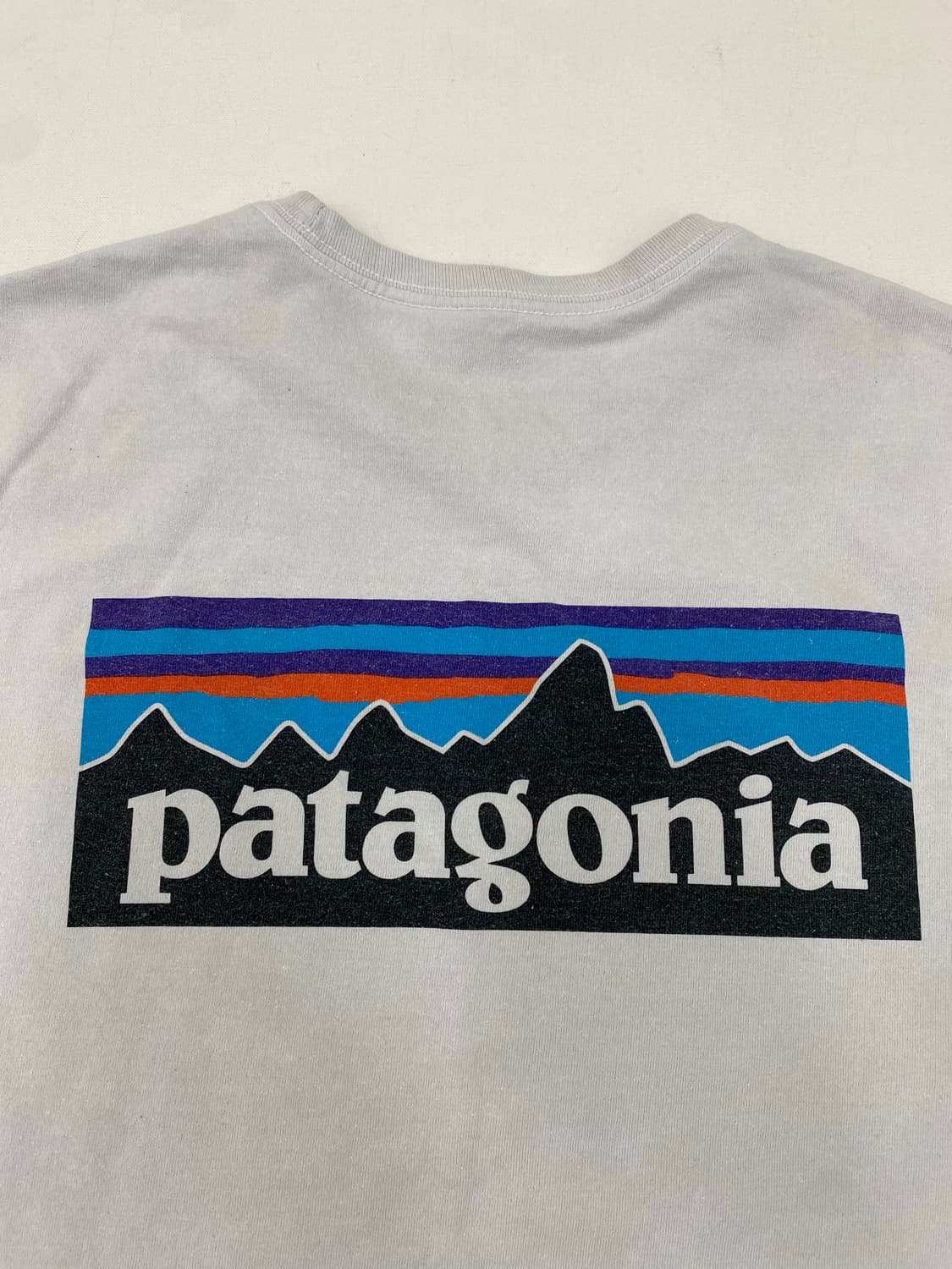 파타고니아 반팔티 라이트 그레이 L 상품이미지4