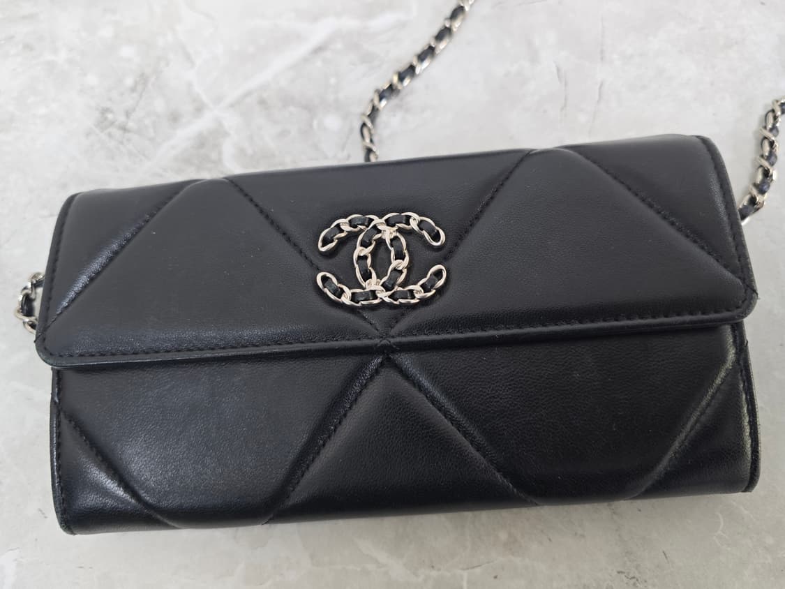 샤넬 19 플랩 장지갑 판매 상품이미지3