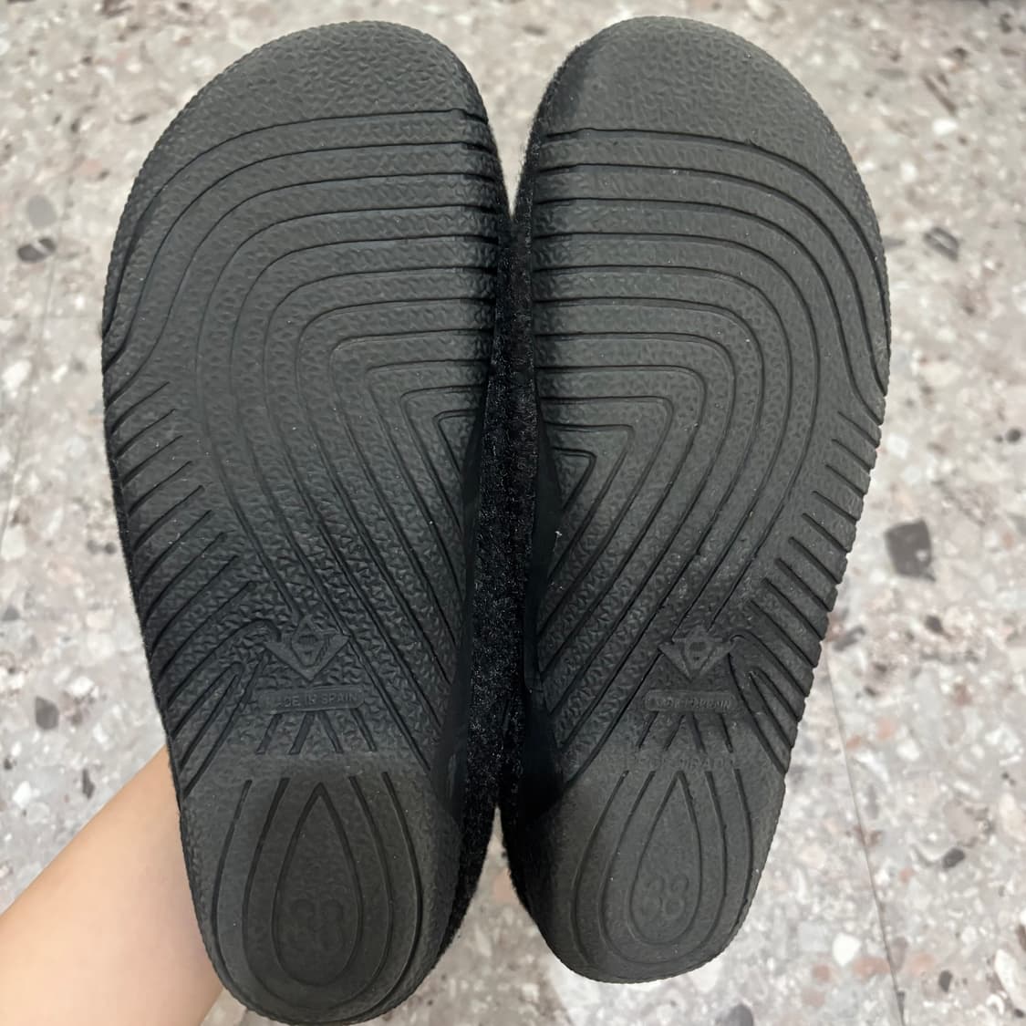 구루스 슈즈 Valencia Classic 블랙 플리스 슬립온 38 상품이미지3