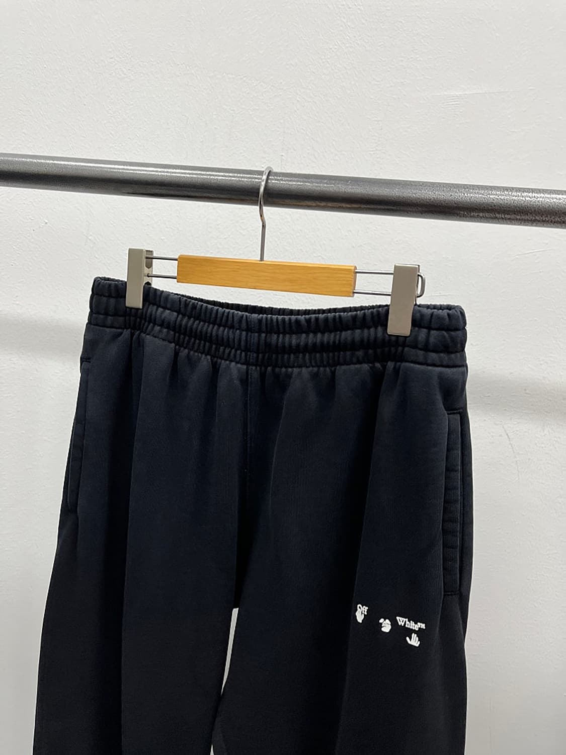 30) 오프화이트 블랙 스웻팬츠 상품이미지3