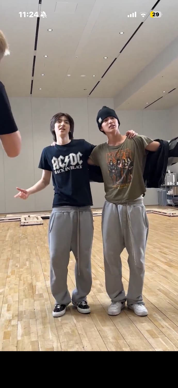 코르티스깔 Unknown kiss print Band Tee 상품이미지1