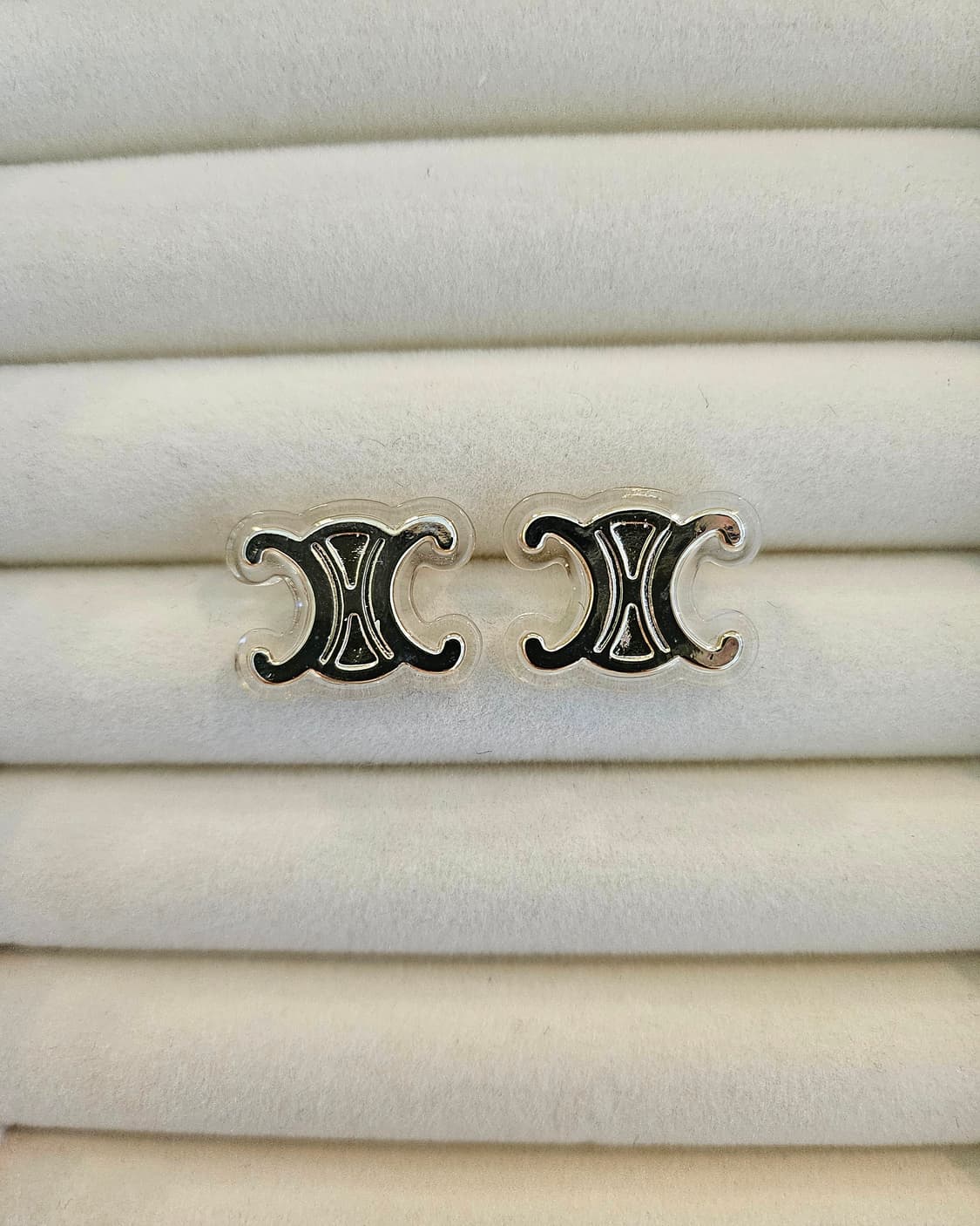 셀린느 업사이클링 레진 귀걸이 상품이미지1