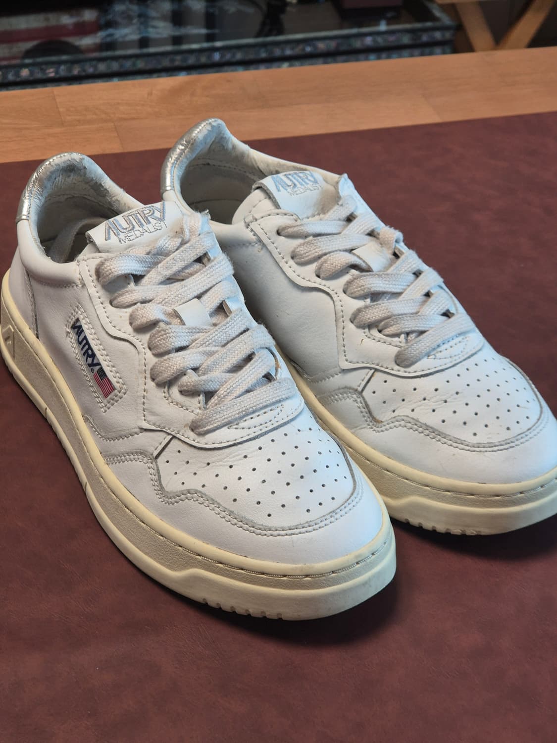 240-245(38) 오트리 메달리스트 로우 스니커  상품이미지6