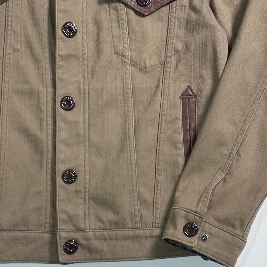 에드윈 레더 디테일 베이지 트러커 자켓 상품이미지3