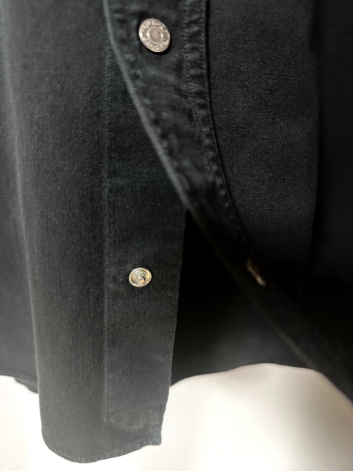 TOM FORD “ Western 블랙 워시드 셔츠 상품이미지4