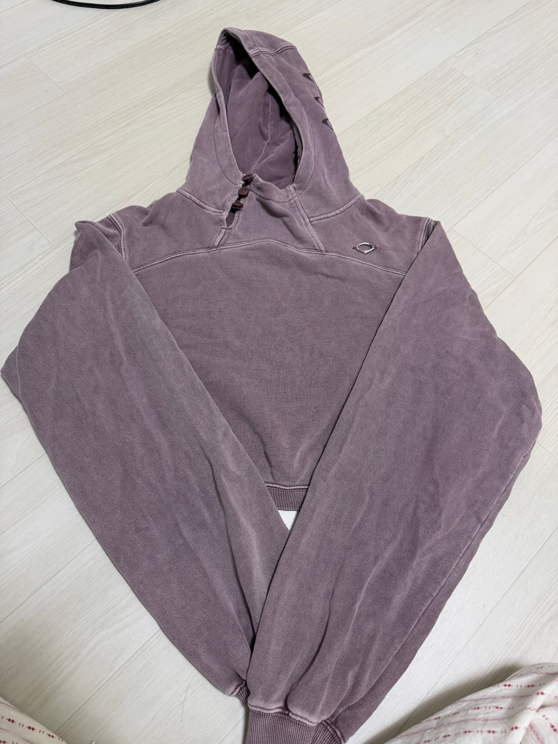 미스치프 사이드 버튼 업 크롭 후드 워시드 레드 브라운 상품이미지1