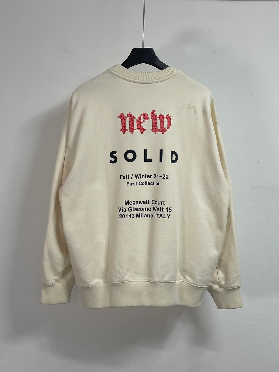 솔리드옴므 빅로고 라운드 맨투맨 (on.316) 상품이미지1