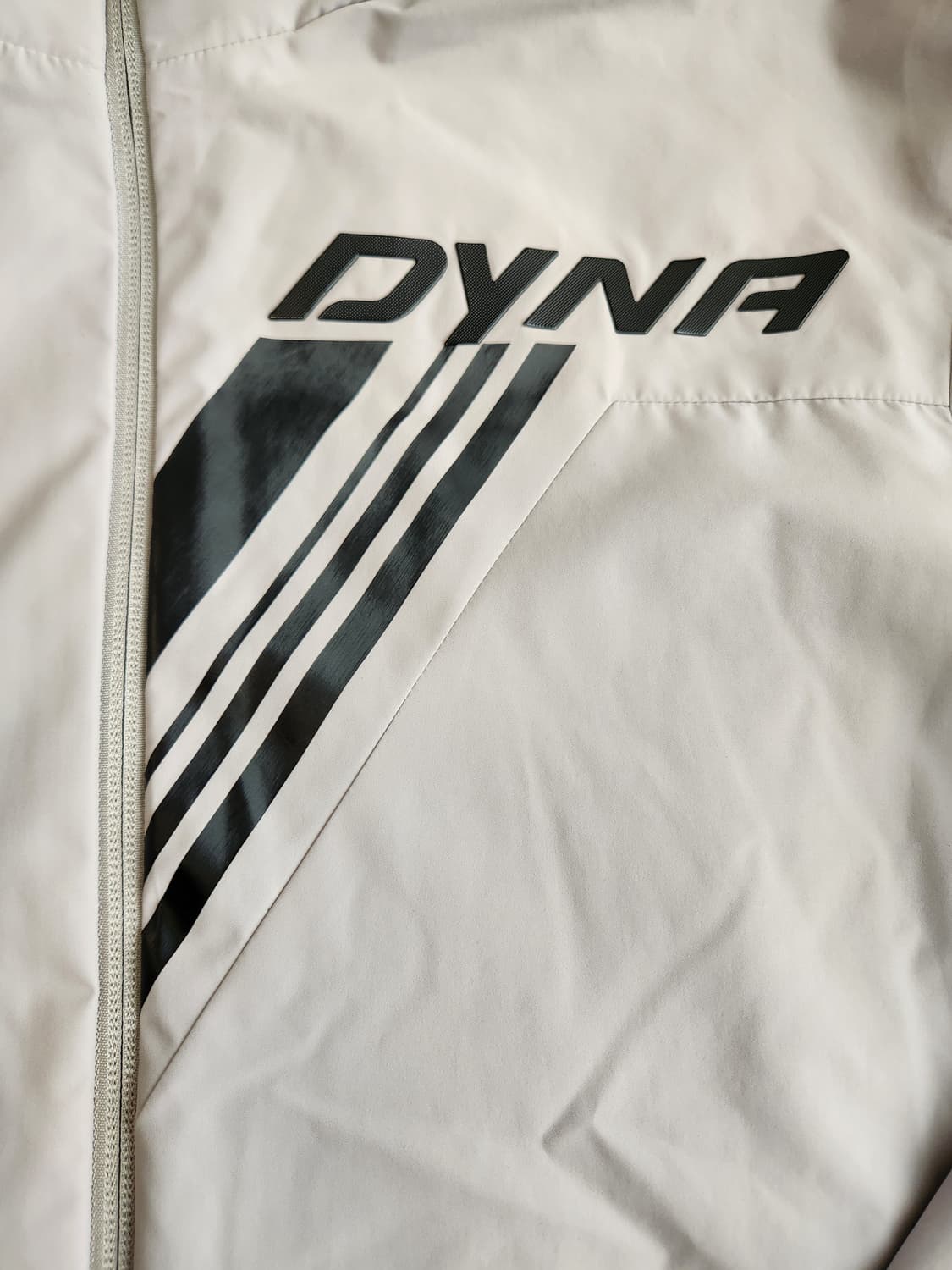 새상품급)다이나핏 남성 스텔스 방풍 바람막이 자켓 사이즈100(L)

모 상품이미지5