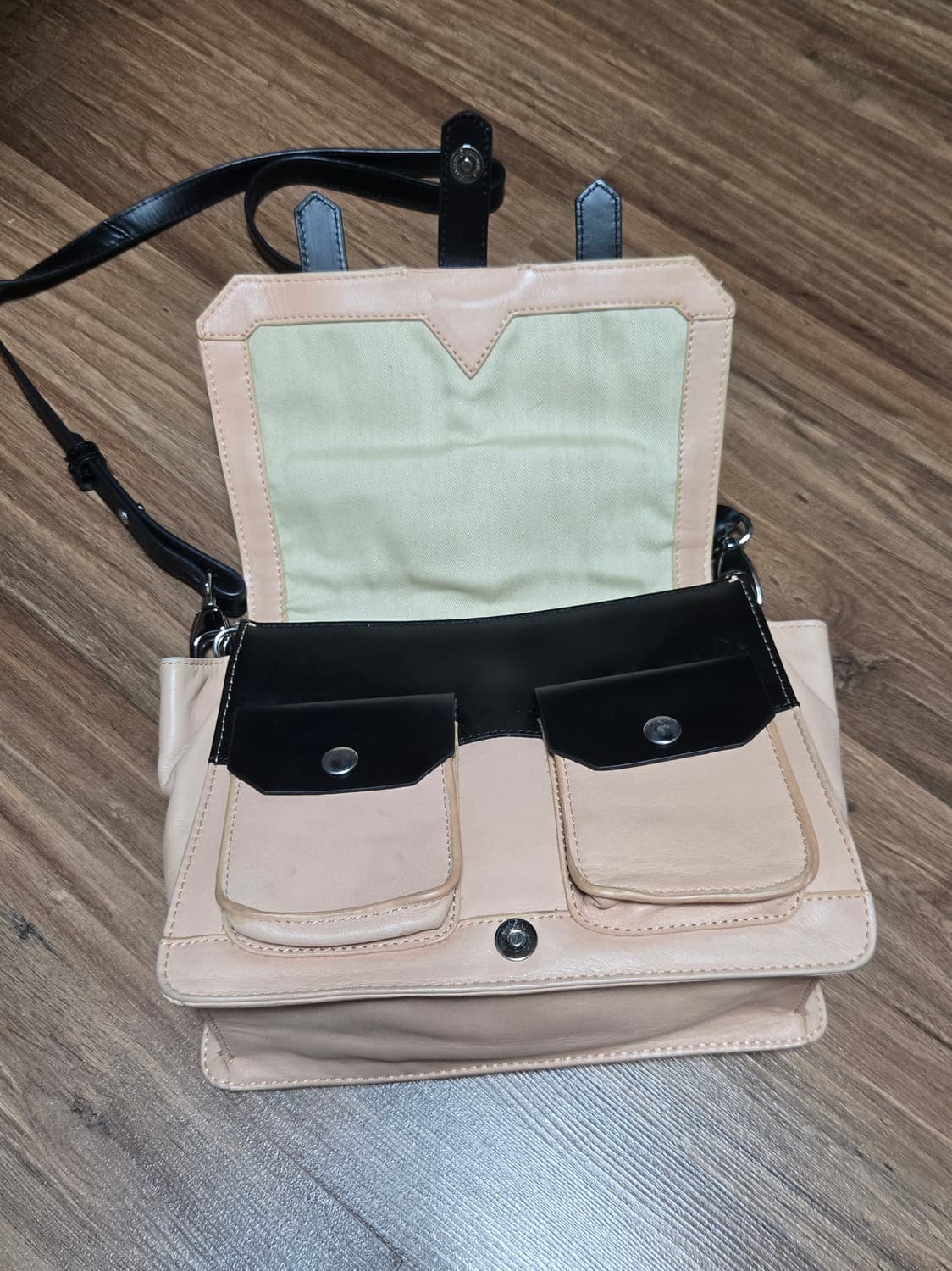 라빠레뜨  Gaya 가죽 사첼 크로스백 상품이미지4