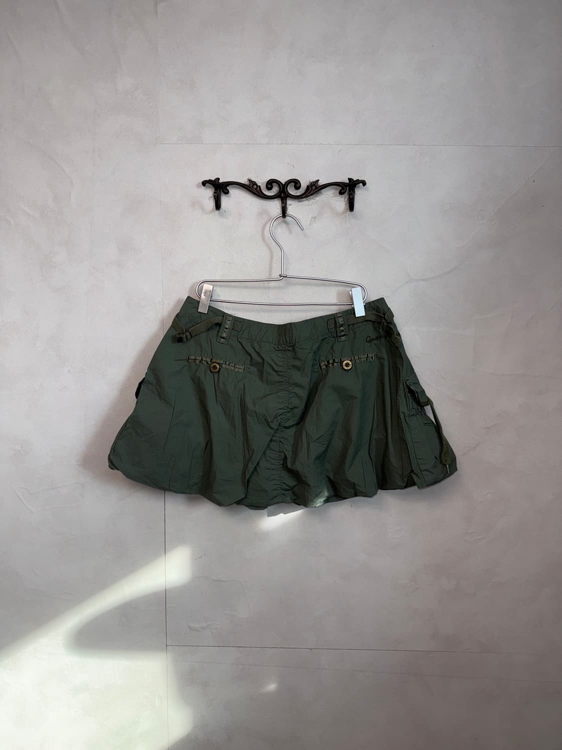 Guess mute khaki balloon pocket skirt 상품이미지3