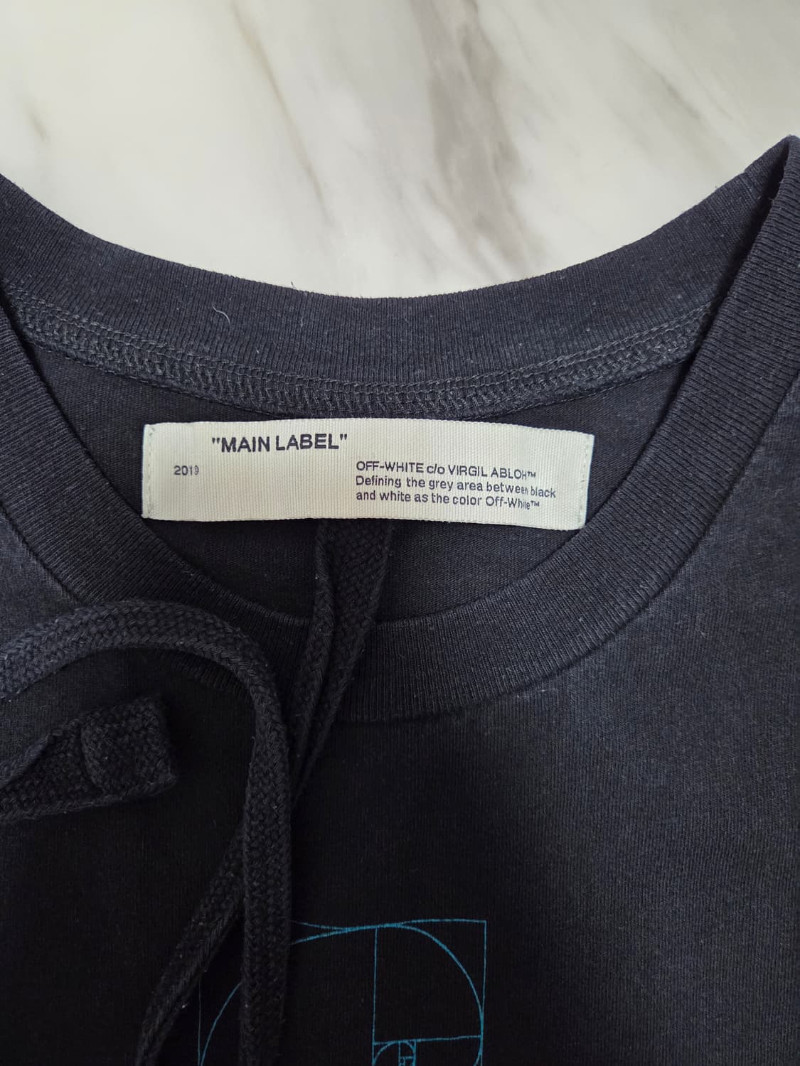 오프화이트 골든 레이쇼 드리핑 애로우 반팔티 상품이미지5