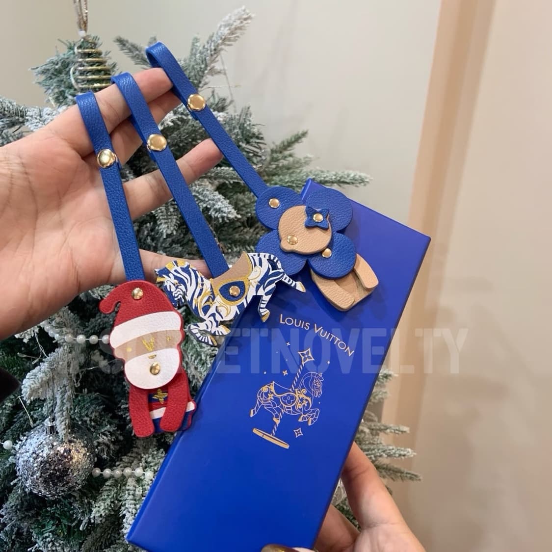 루이비통 크리스마스 홀리데이 VIP 기프트 참 태크 세트 상품이미지3