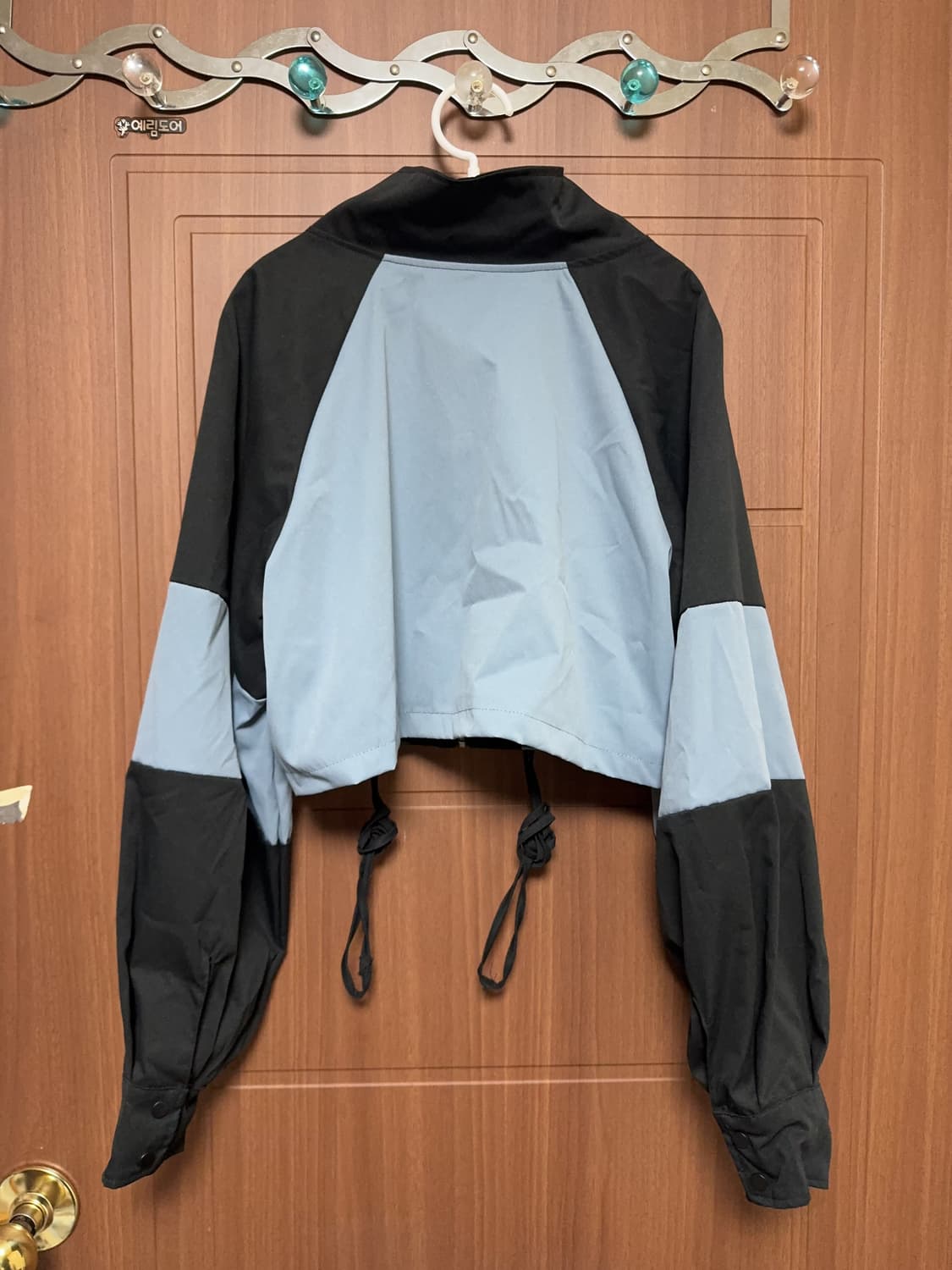 시마무라 누타 착용 서브컬쳐 아노깔 크롭 후드 하이넥 자켓 상품이미지4