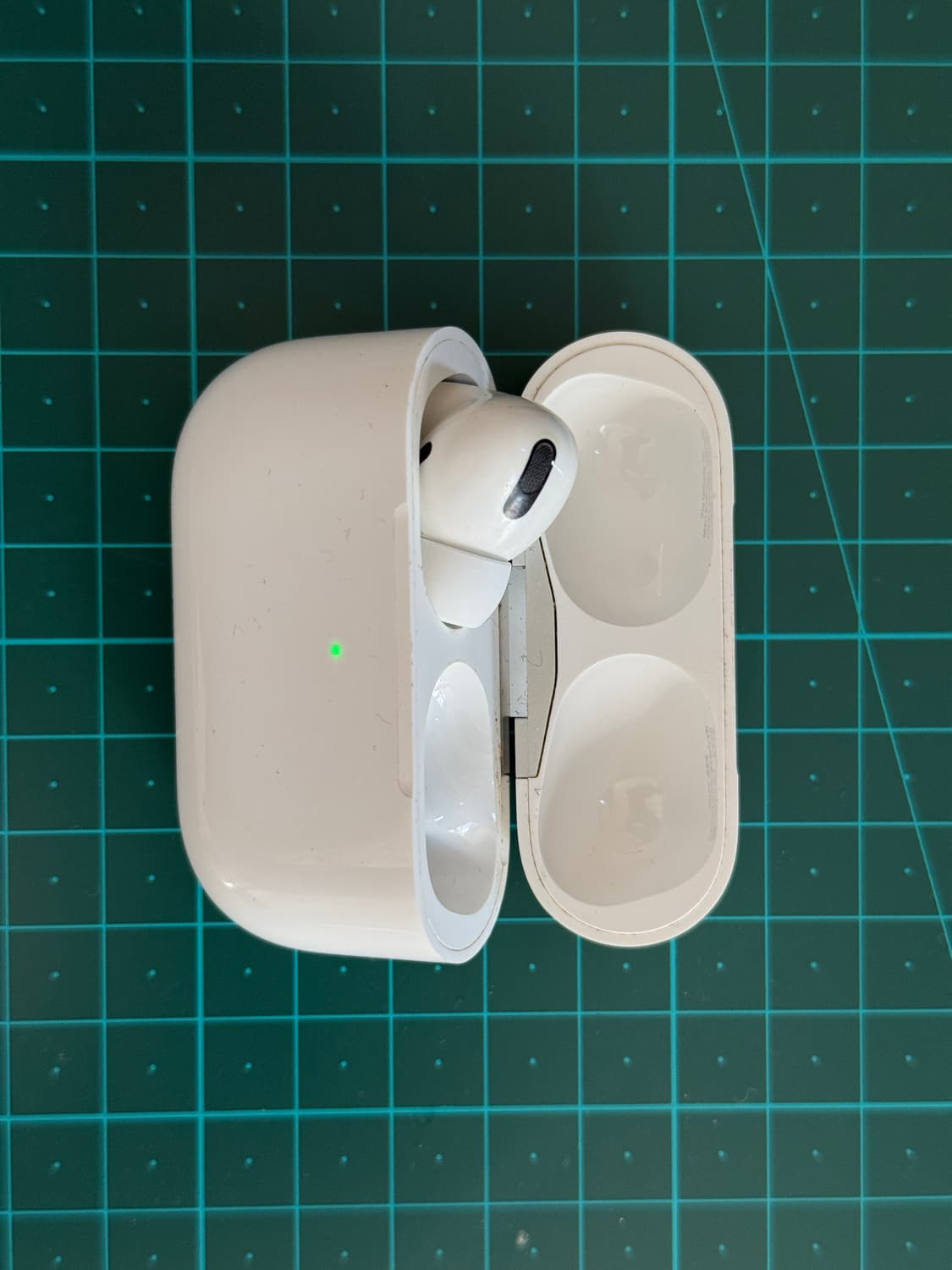 애플 에어팟 프로 1 세대  (왼쪽 이어폰과 케이스) 상품이미지2