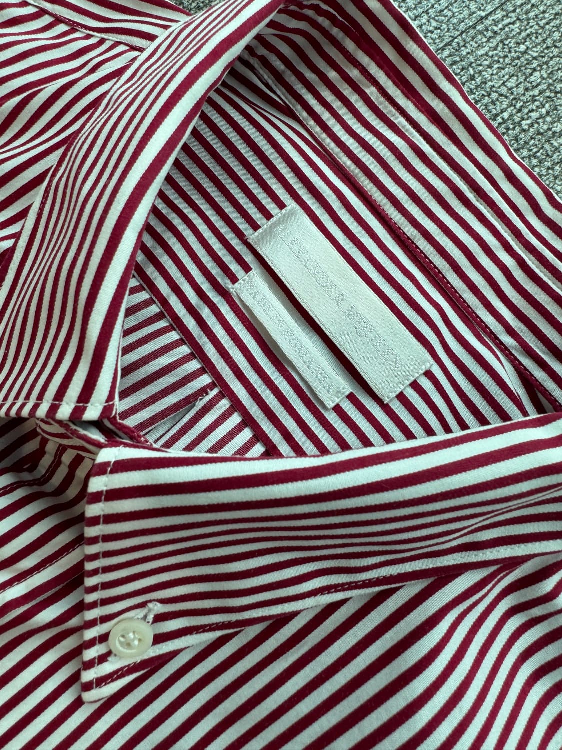 알렉산더맥퀸 레드 스트라이프 머슬핏 하프 셔츠 48  상품이미지2