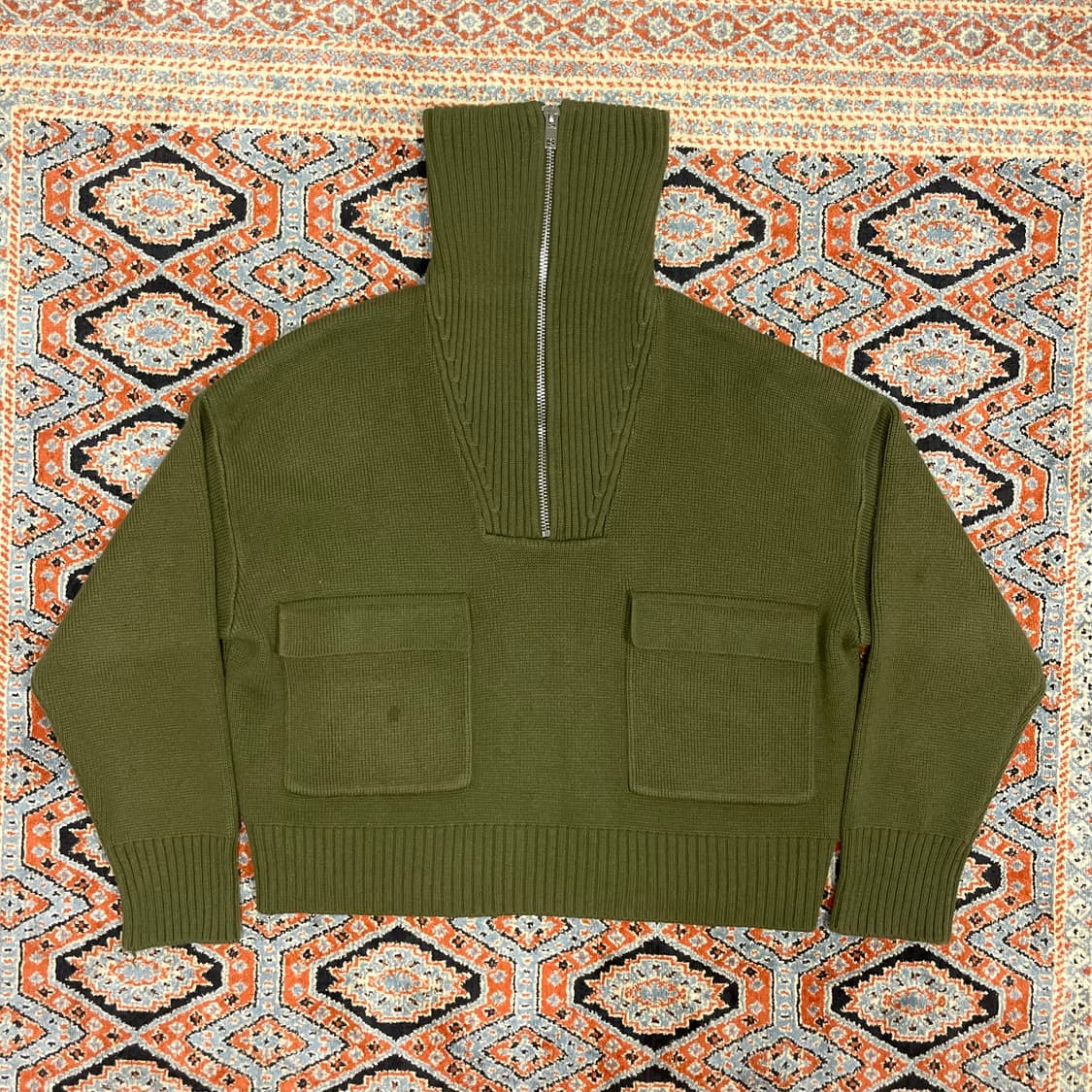 자라 카키 하이넥 반집업 포켓디테일 크롭 니트 여성M 상품이미지1