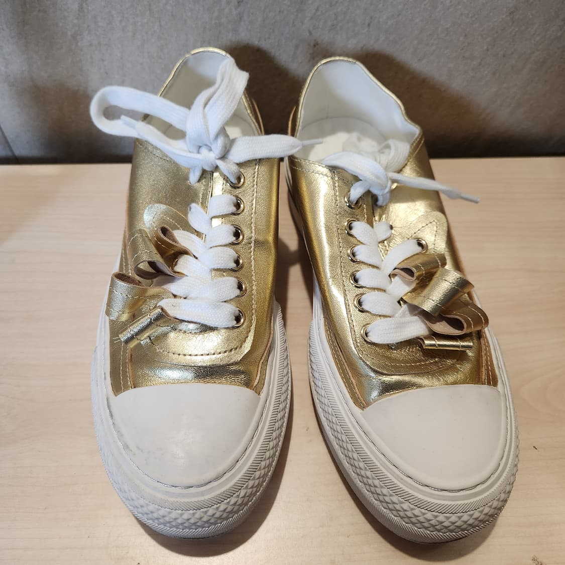 룩을 살리는 골드 무드👟 나무하나 PRIVEÉ 245 상품이미지8