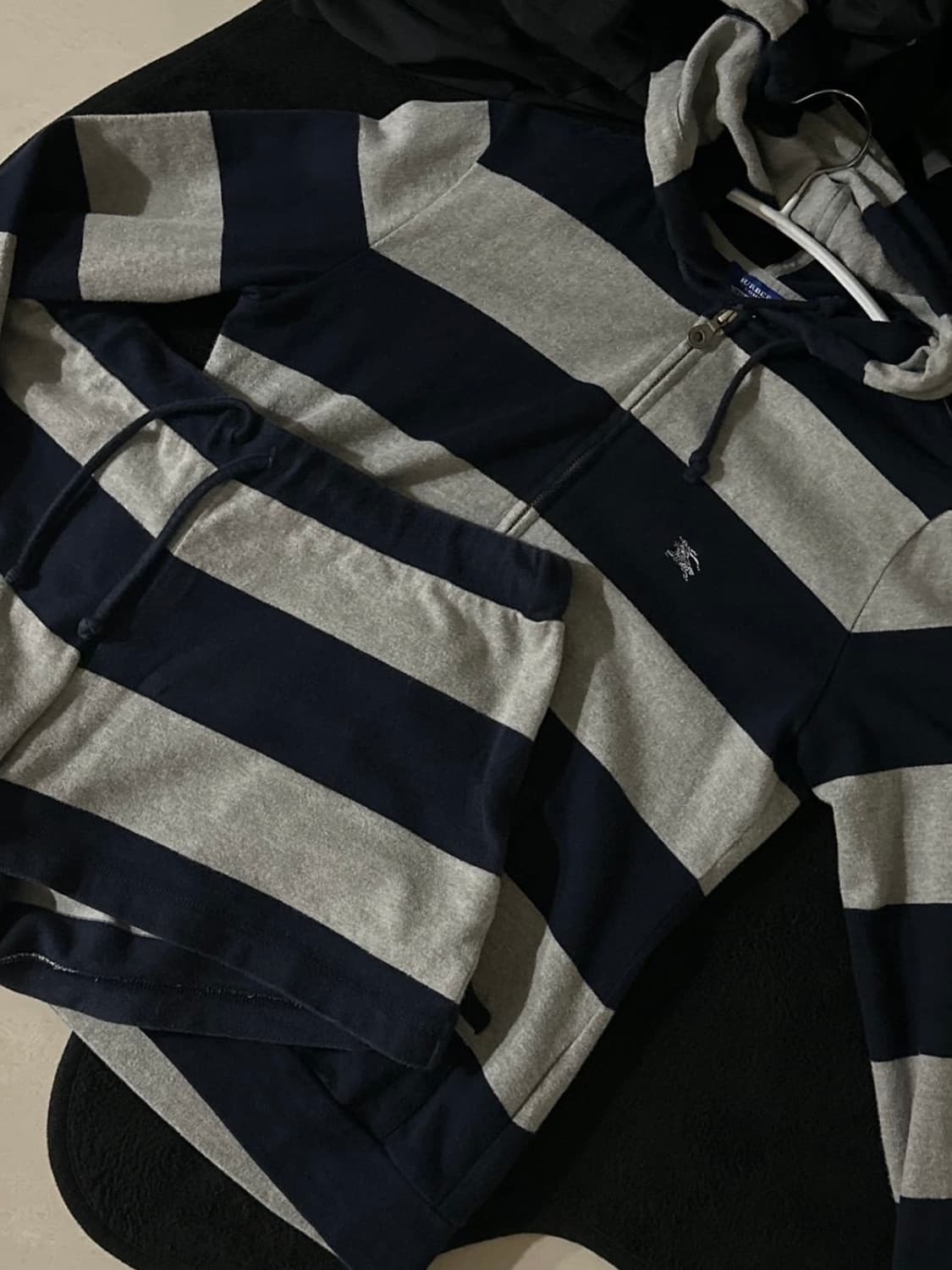 버버리 스트라이프 셋업 상품이미지2