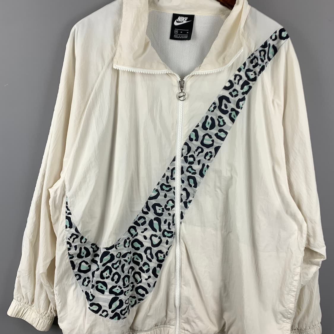 나이키 호피 빅스우시 화이트 우븐 바람막이 상품이미지4