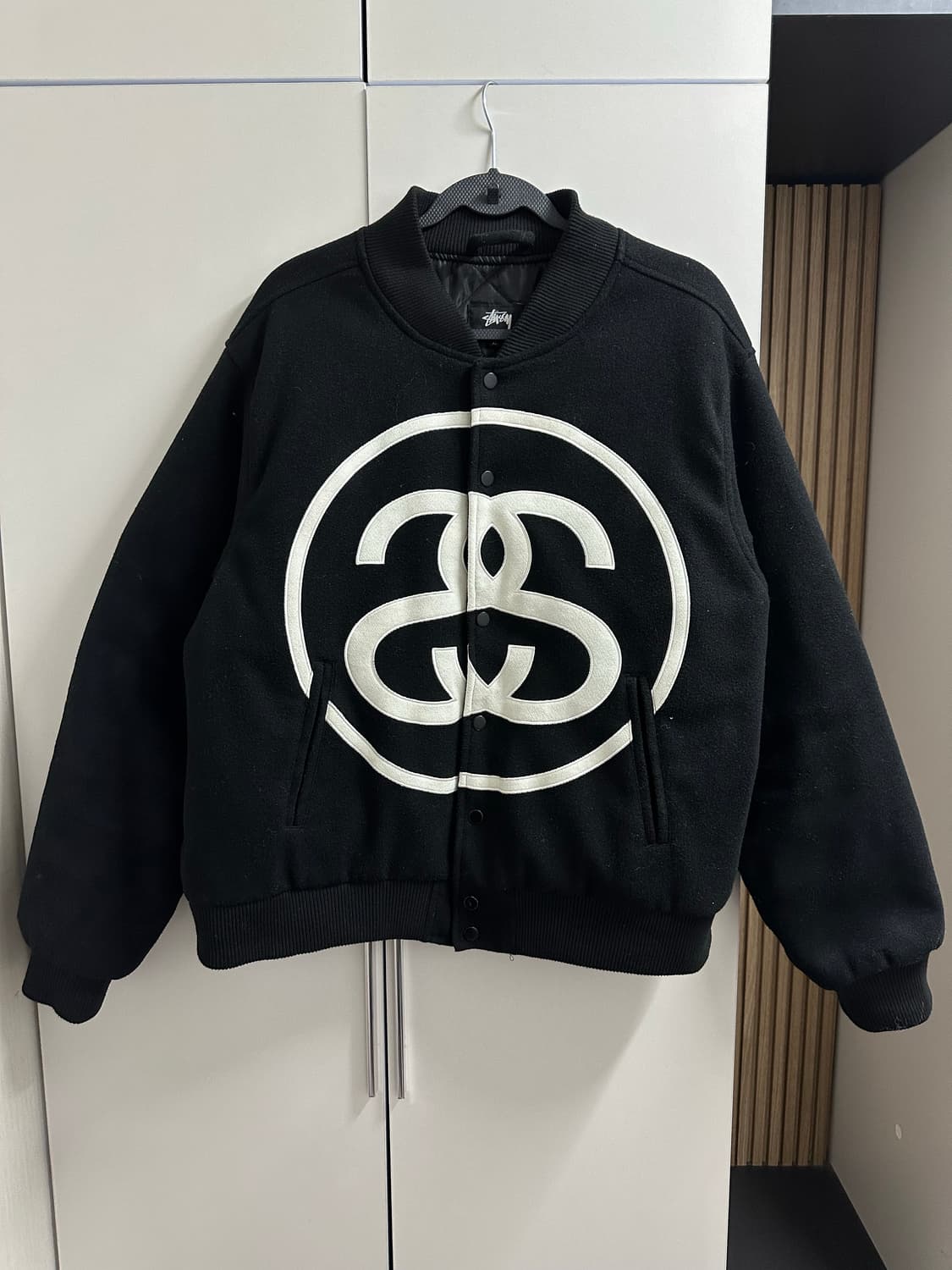 스투시 블랙 바시티 자켓 XL 상품이미지1