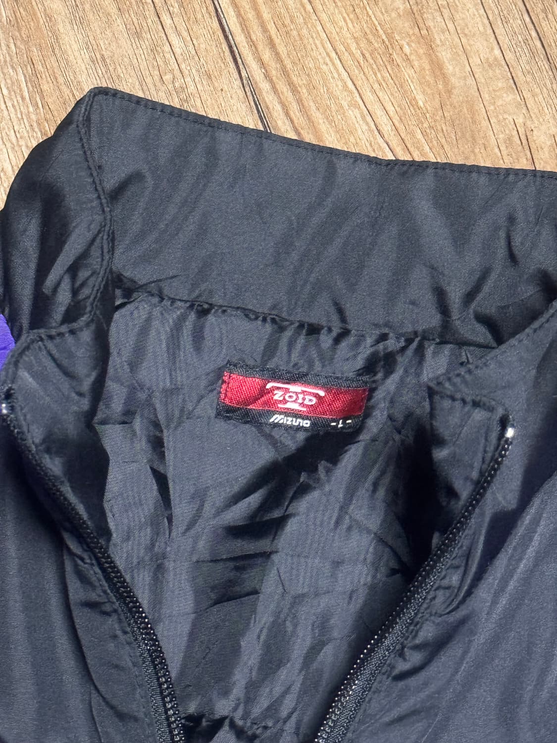 티조드 미즈노 블랙 퍼플 바람막이 점퍼 상품이미지5