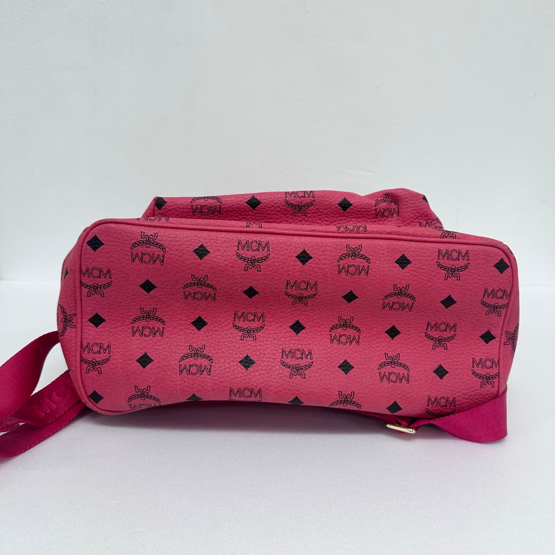 엠씨엠 MCM 비세토스 스터드 핑크 백팩 가방 (정품) / 아쉬운 이염 상품이미지5