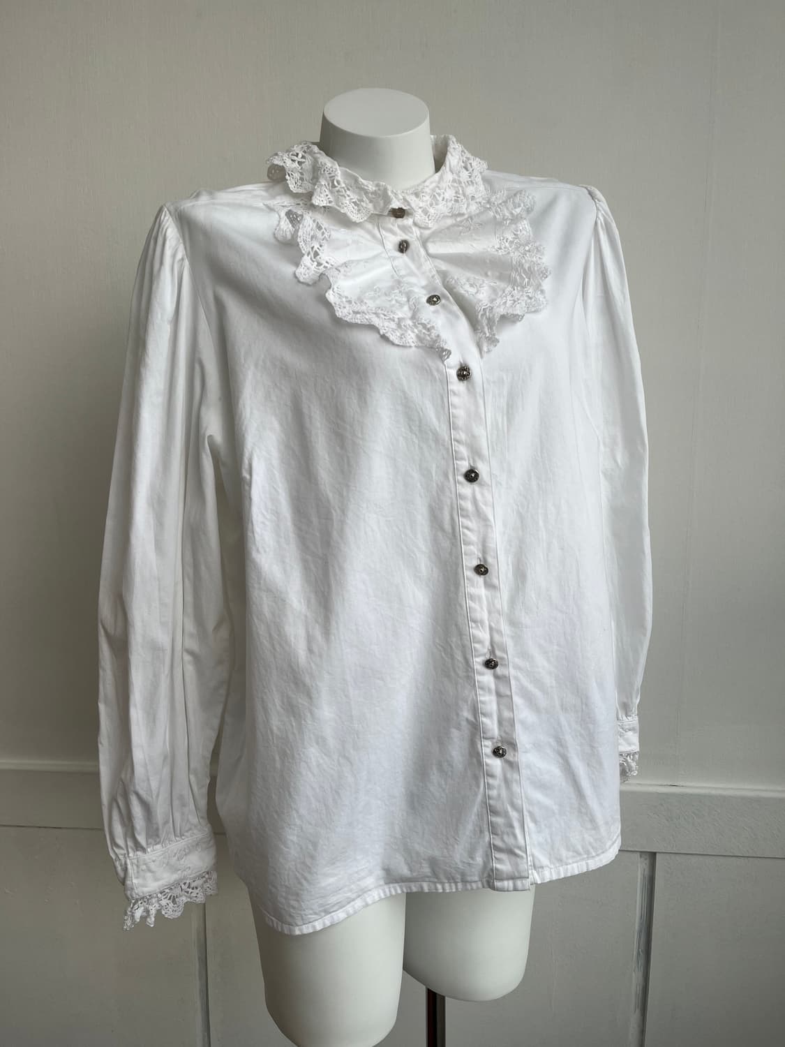 레이스카라 아방 블라우스 상품이미지1