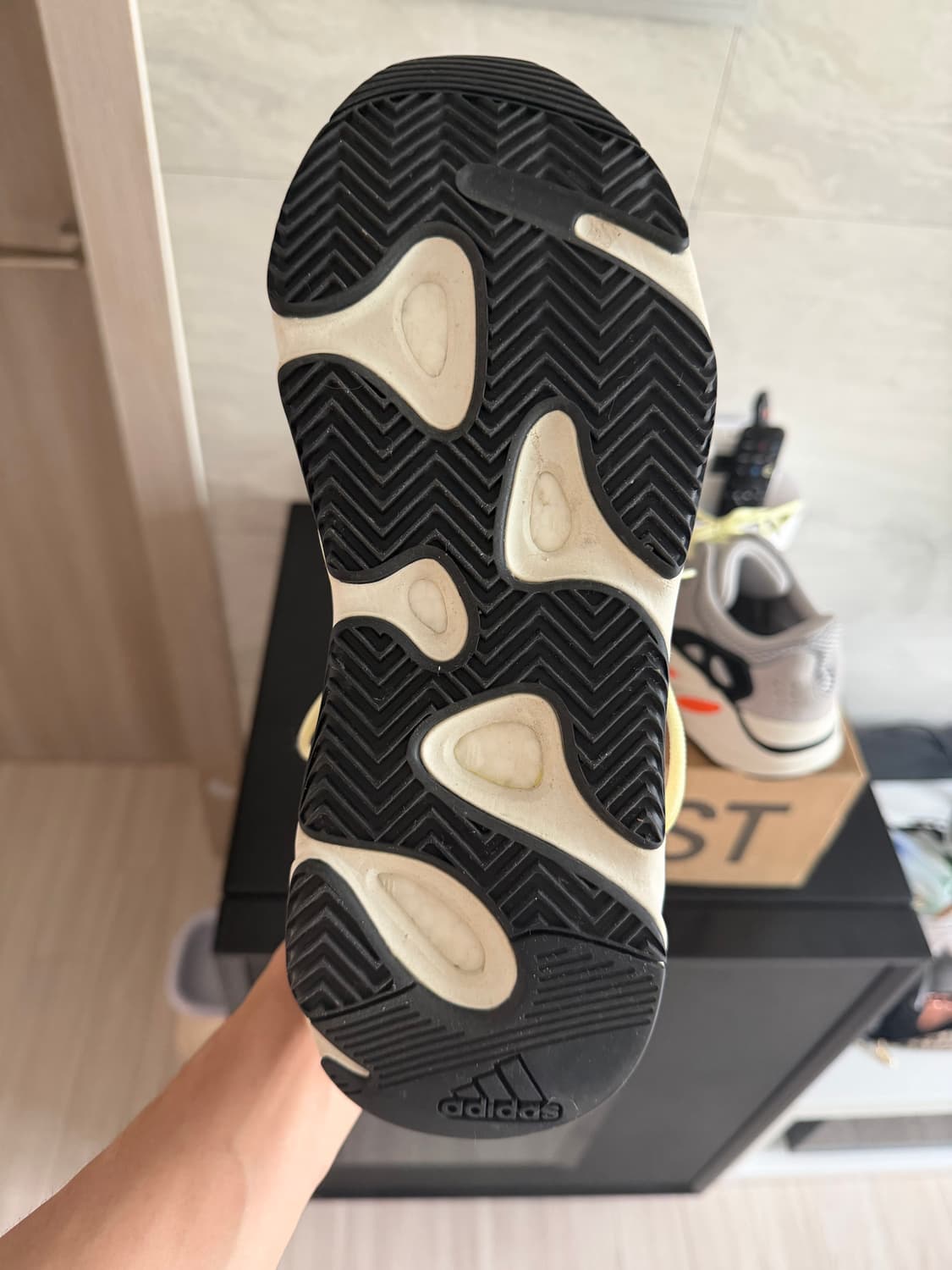 [280] 아디다스 이지부스트 700 웨이브러너 OG 상품이미지5