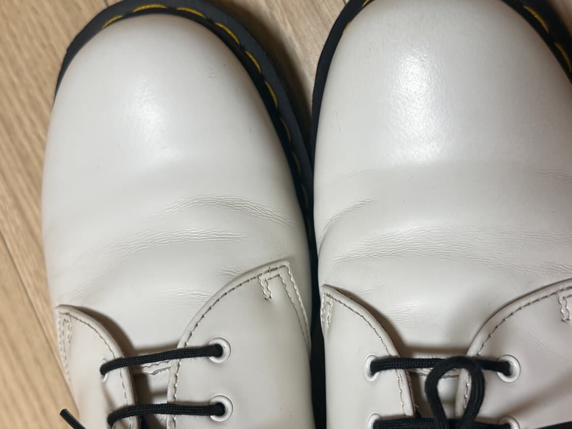 uk8,270) 129,000원 닥터마틴 1461 스무스 화이트 3홀  상품이미지10