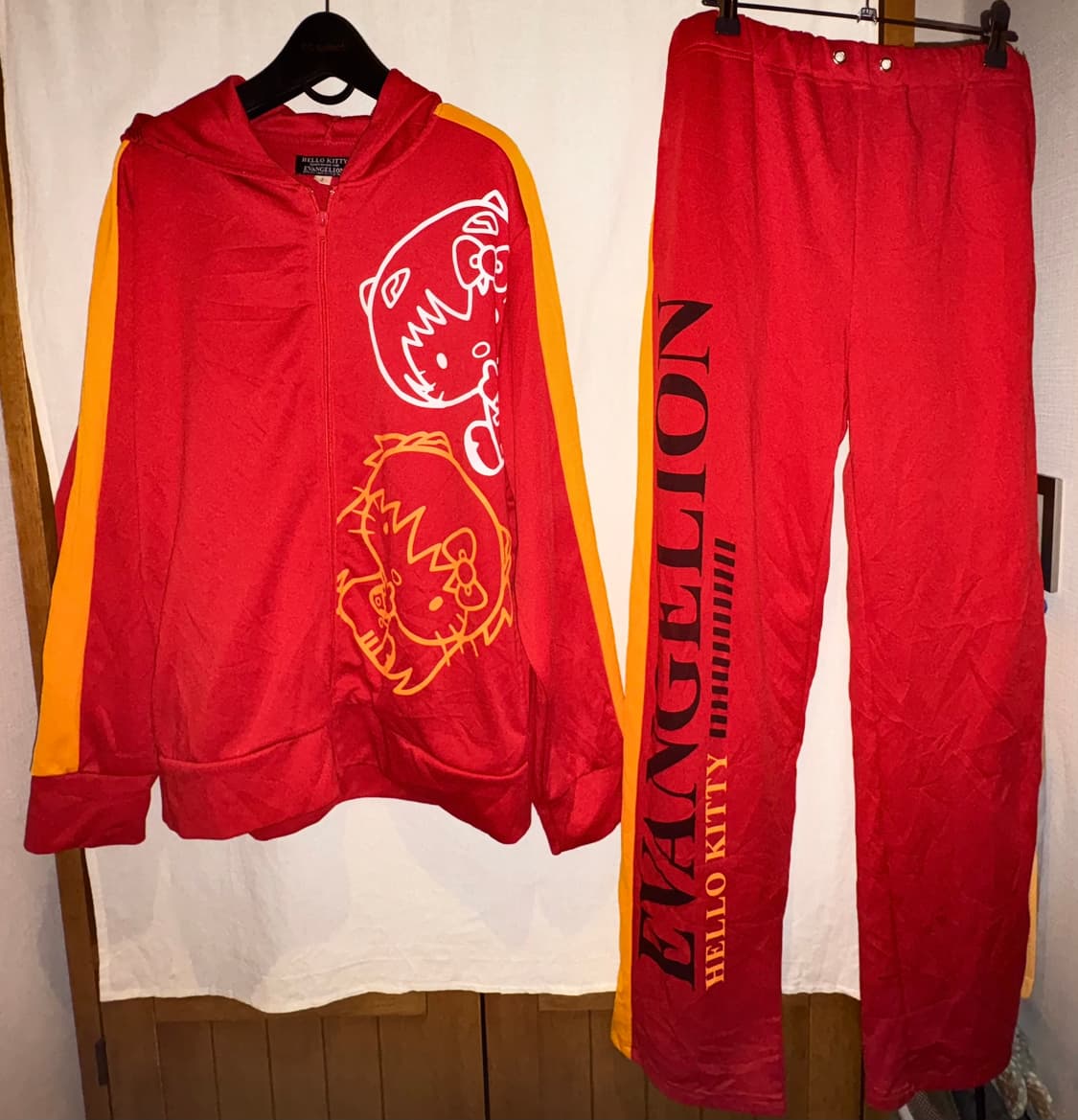 에반게리온 x 키티 콜라보 레드 져지셋업 일본빈티지 Hello kitty 상품이미지1