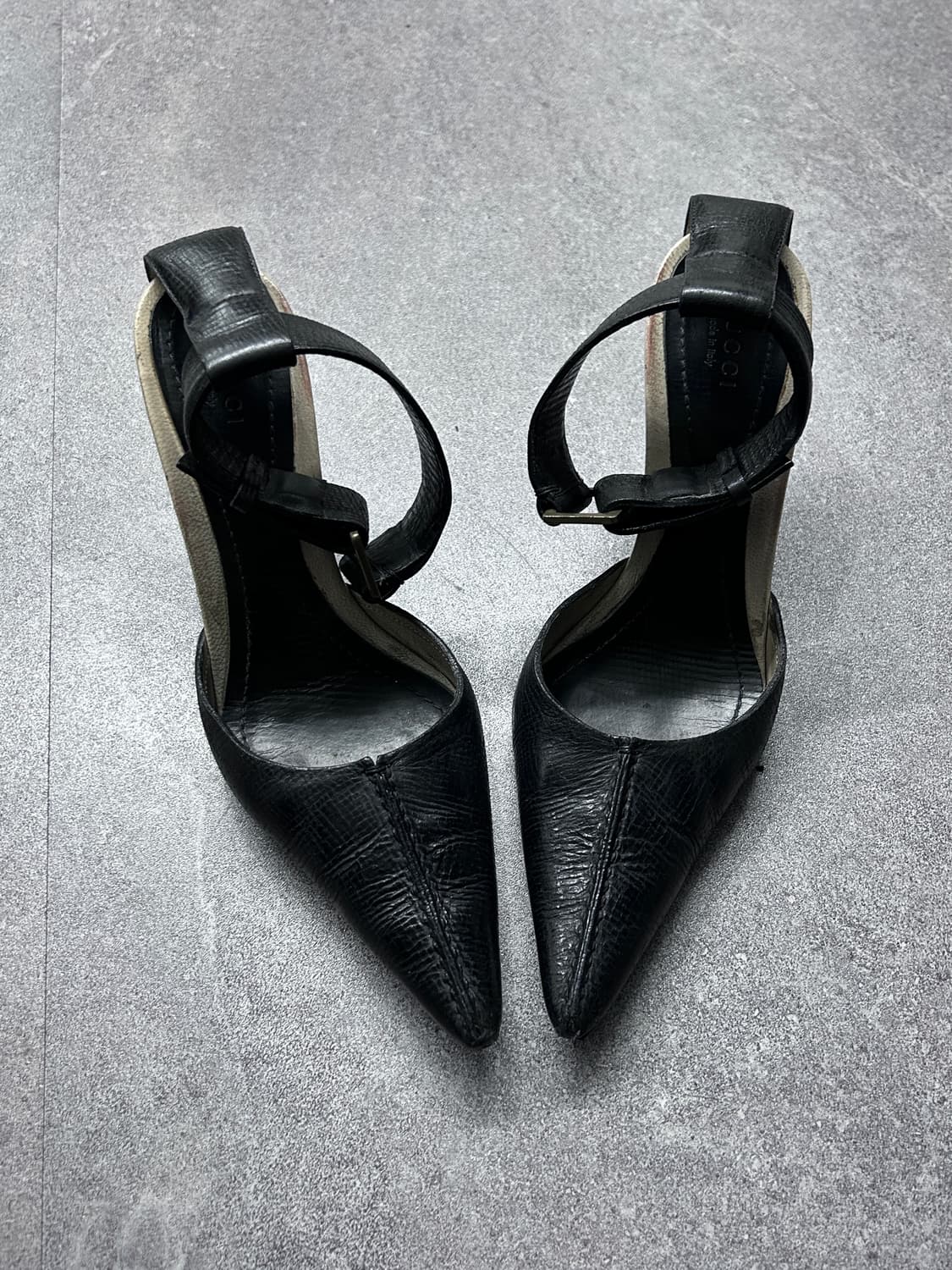 구찌 스틸레토 스트랩 힐 상품이미지2