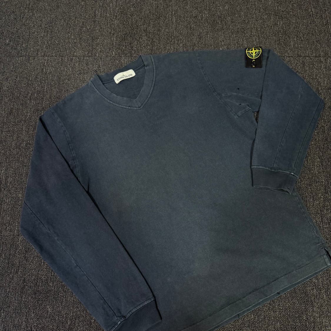 스톤아일랜드 네이비 브이넥 롱슬리브 상품이미지2