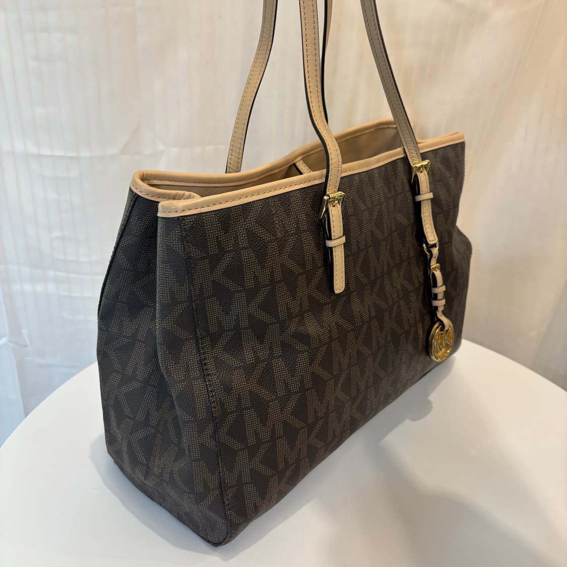 정품 마이클코어스 가죽 숄더백     상품이미지2