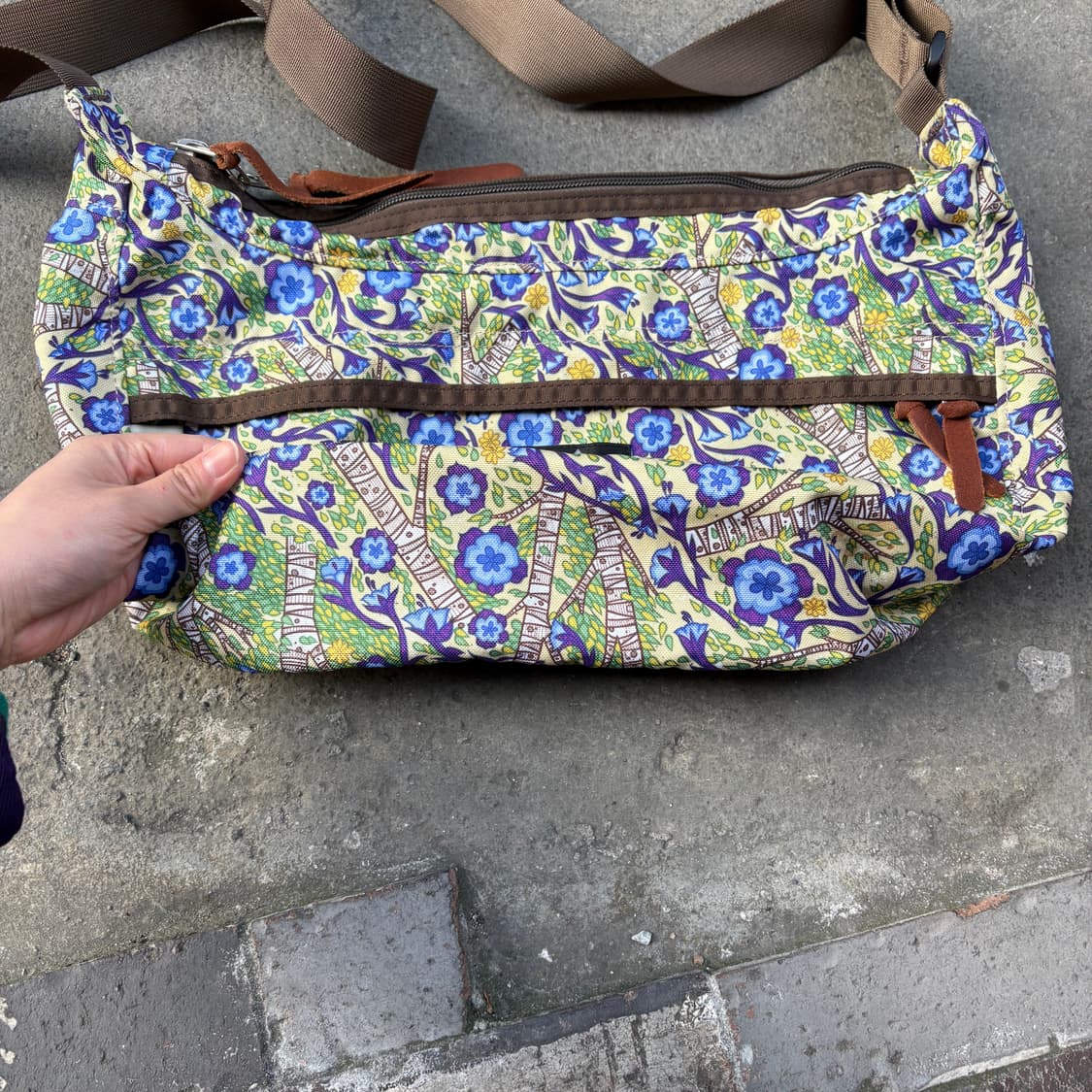 Gregory 그레고리 플라워 패턴 크로스백 가방 상품이미지5