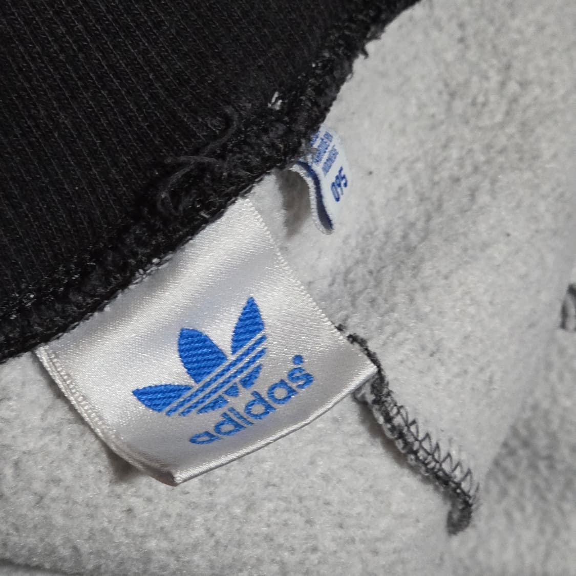 아디다스 로고 큐빅 챠콜 조거팬츠 상품이미지7