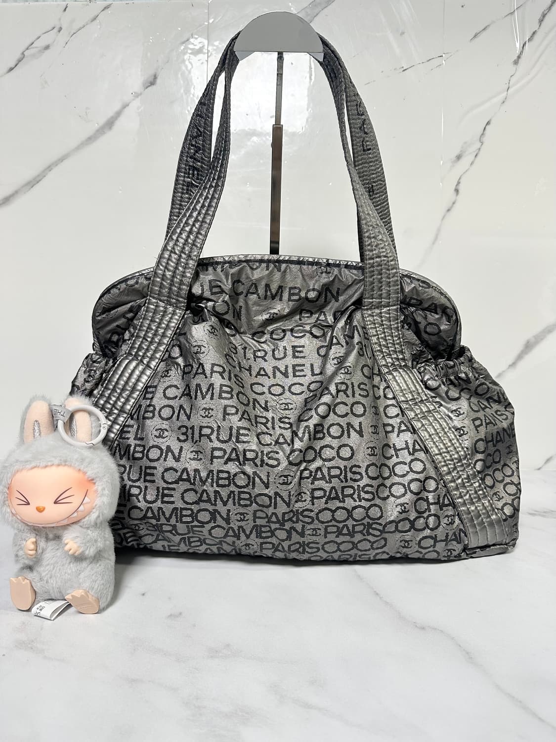 [A 정품] 샤넬 크루즈 토트 숄더백 실버 상품이미지5