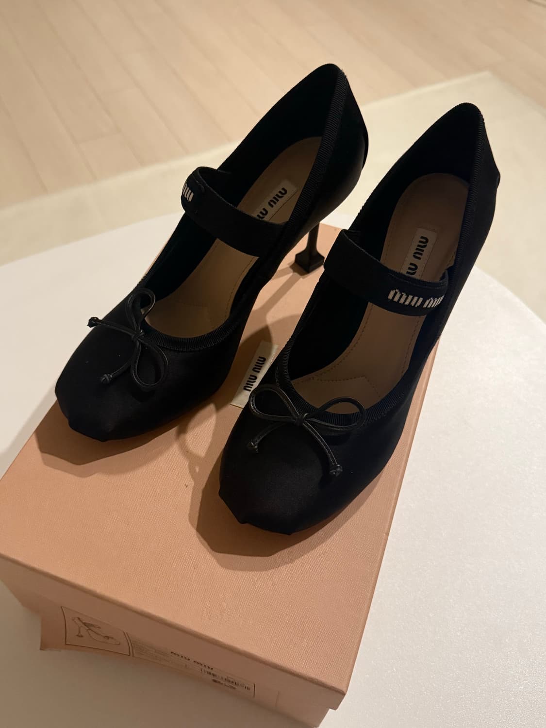 미우미우 새틴 발레리나 힐 37.5 상품이미지2
