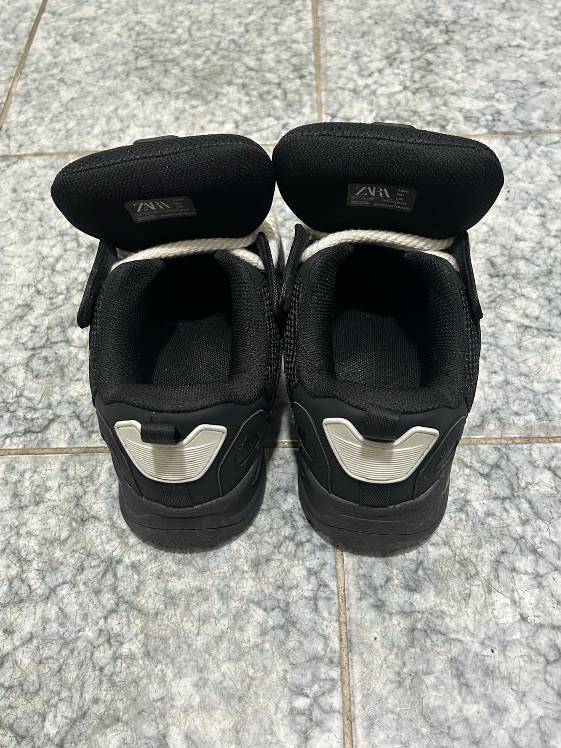 자라 스트링 스케이트 스니커즈 상품이미지3