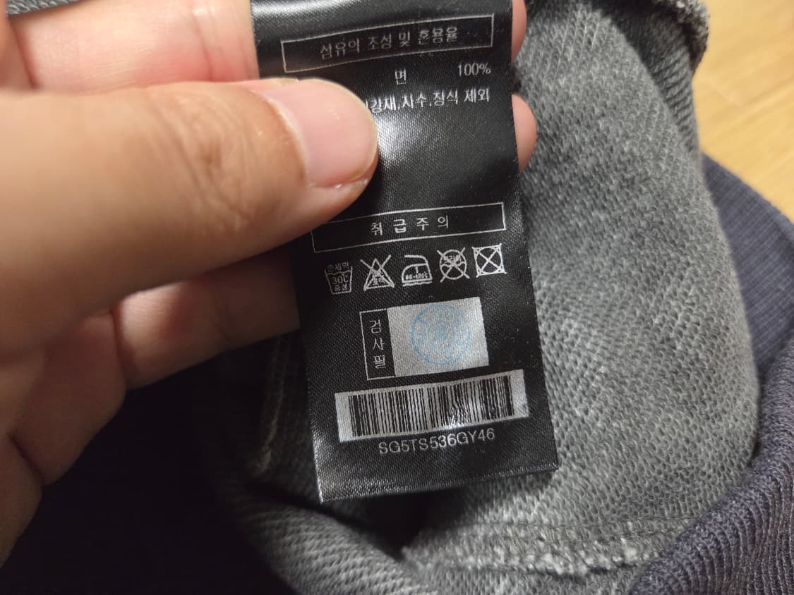 송지오 옴므 25FW DC 콜라보 배트맨 윙스트링 다잉 맨투맨 상품이미지6