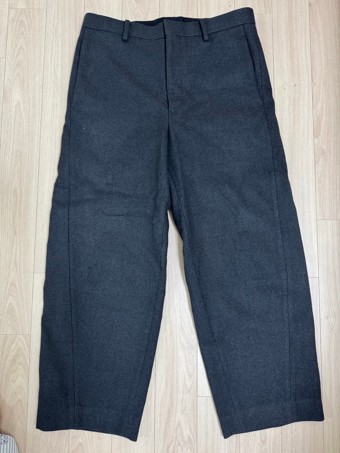 [4] 오라리 24AW 울 슬랙스 차콜 상품이미지1