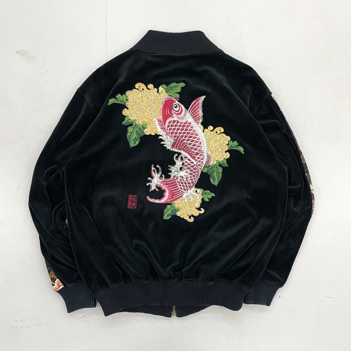 카라쿠리 타마시 잉어자수 오리엔탈 벨루어 사이드라인 집업 상품이미지1