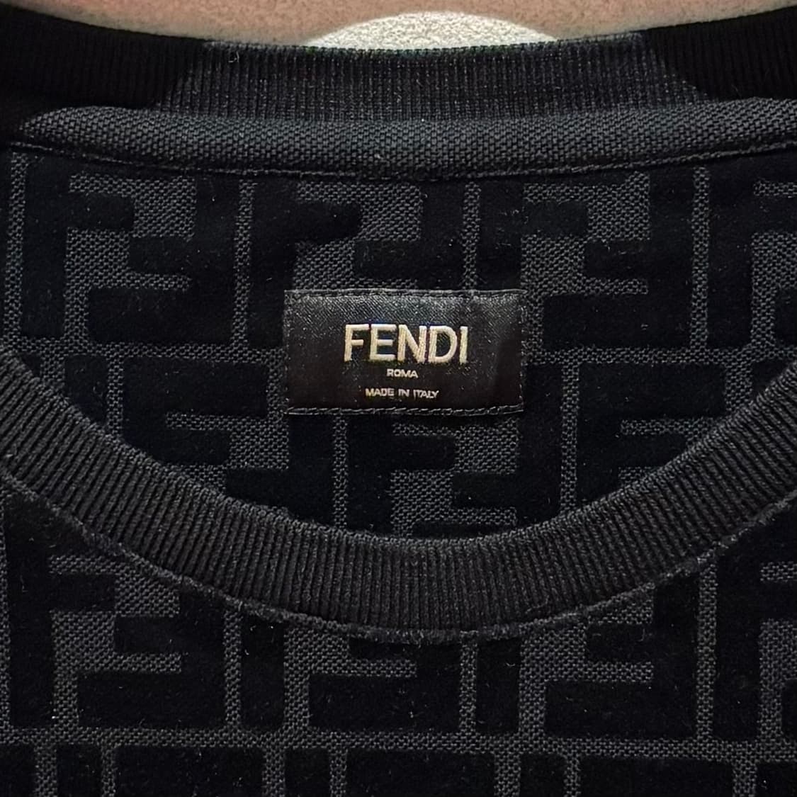 A+ / XL (105) 펜디 FF 자카드 벨벳 반팔티 블랙 상품이미지2